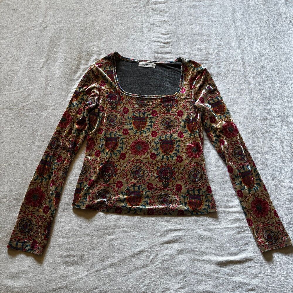 Natural Life Floral Crushed Velvet Scoop Neck Top (Large) – Boho Tapestry Print
